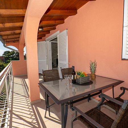 Seaview & Balcony Apartment Petra Jadrija Exteriör bild