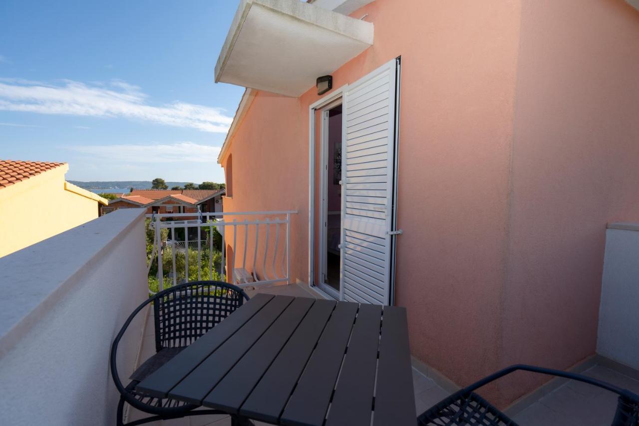 Seaview & Balcony Apartment Petra Jadrija Exteriör bild