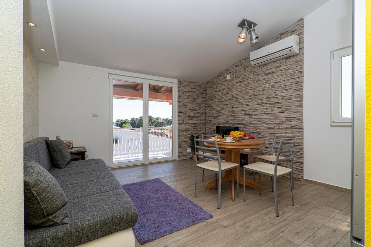 Seaview & Balcony Apartment Petra Jadrija Exteriör bild